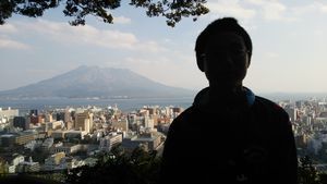 20141229　城山から桜島を望む　翔 (2)　縮小.jpg